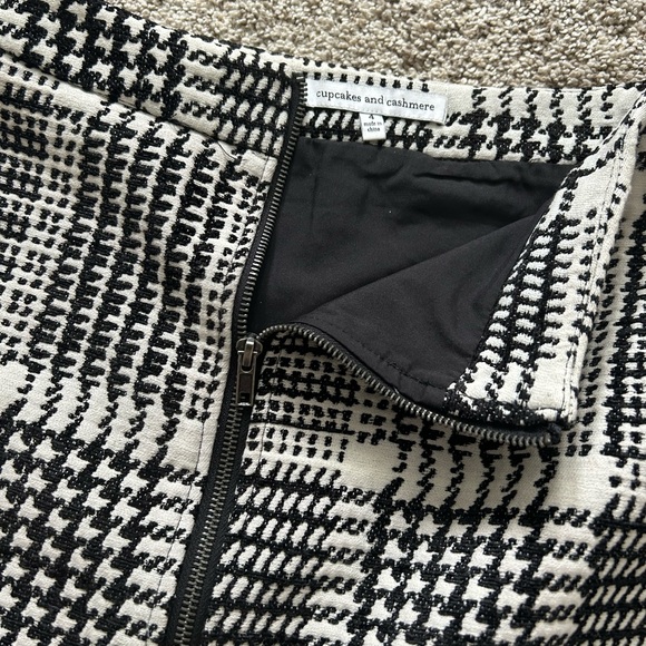 Cupcakes & Cashmere plaid mini skirt zip up black and white houndstooth pattern - Picture 11 of 13